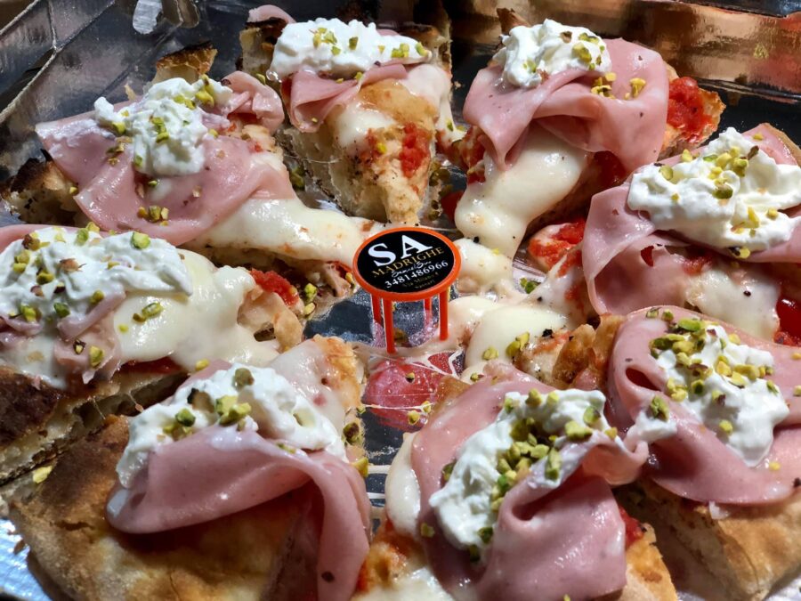 La Mortadella, la pizza d’autore firmata sa madrighe